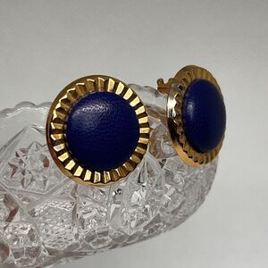 Vintage Clip On Earrings Light Unsigned